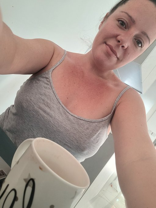 Watch MrsNicole's leaked NSFW photo on TwXstars