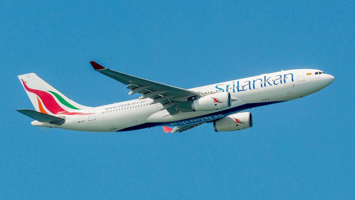 RThenujaya's tweet photo. @flysrilankan
newest addition to their fleet, A330-243 registered as 4R-ALT zooming past
@PortCityColombo 
Follow us on : https://t.co/cK3YKnswHA

#srilankanairlines #flysrilankan #aviation #a330 #Airbus https://t.co/eS9WpVH4Go