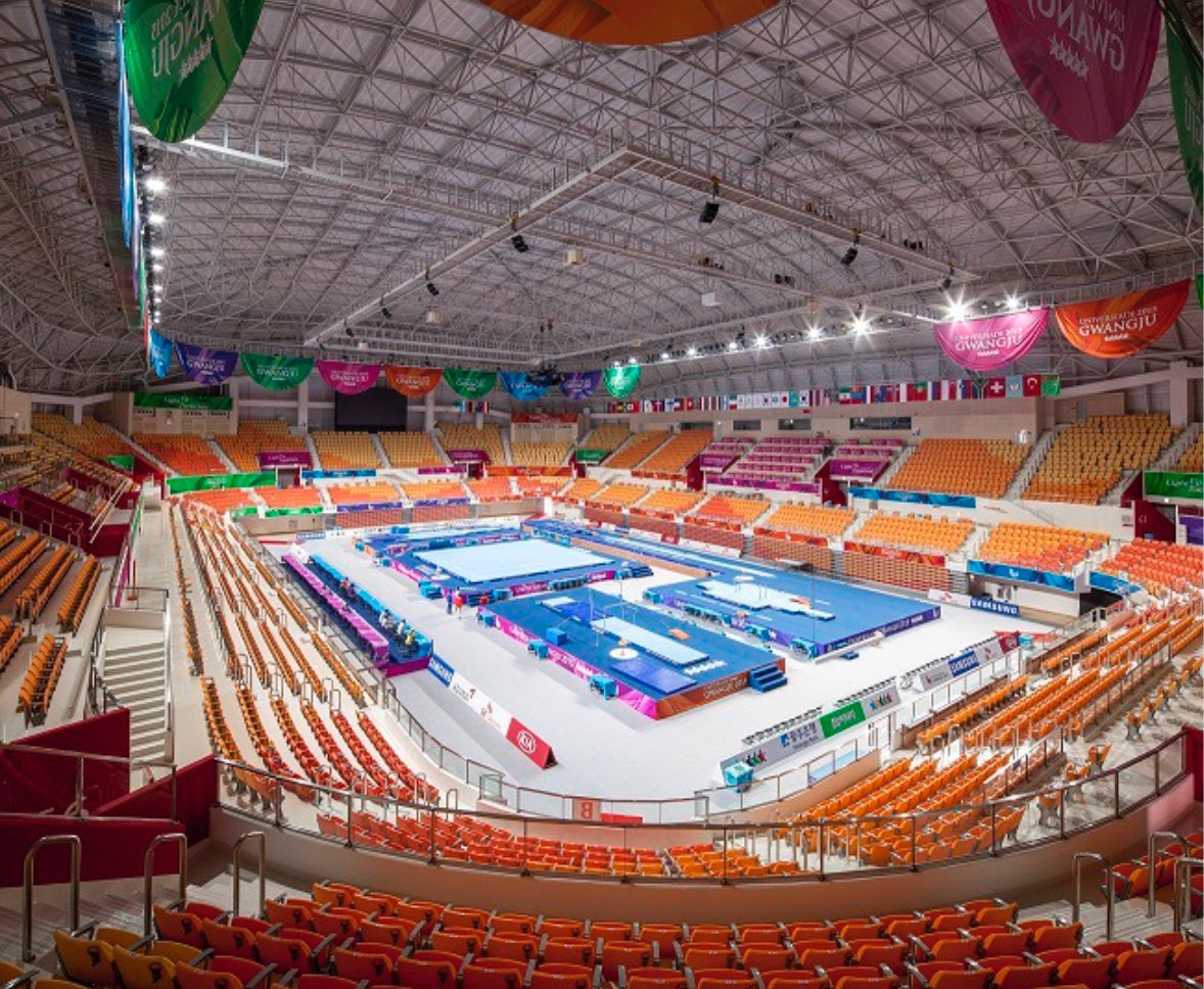 호우 팬콘 
서울 -> 11,069석
부산 -> 14,099석
광주 -> 8,337석
(사진 순서 = 서울 > 부산 > 광주)