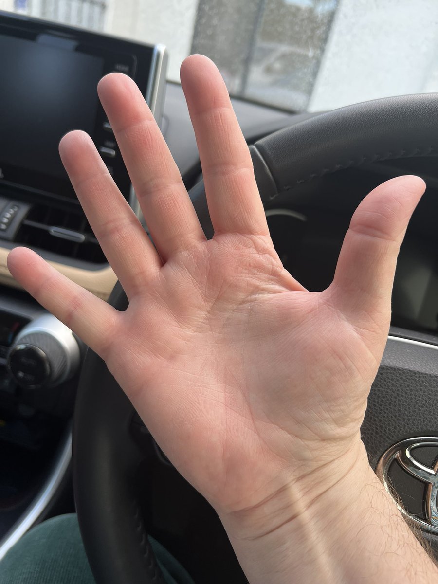 CoffeeDateBTS's tweet photo. #OneSunsetCloserToBTS and today I can use one hand to count the number of days left until 2 of our Tannies return. ONE HAND!
#CoffeeDateWithBTS https://t.co/UKop5EK9Un
