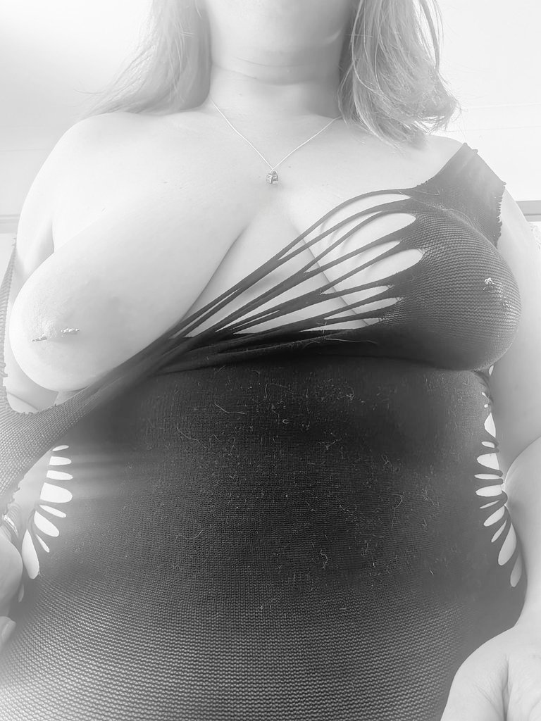 DD_Teasex's tweet photo. Just a quick update due to a little absence from this tease, back to normal, back up to no good and hopefully I will be flat on my back again soon 😈😜
#blackandwhite #DDtease #flash #bootyshot https://t.co/MUExidy40M