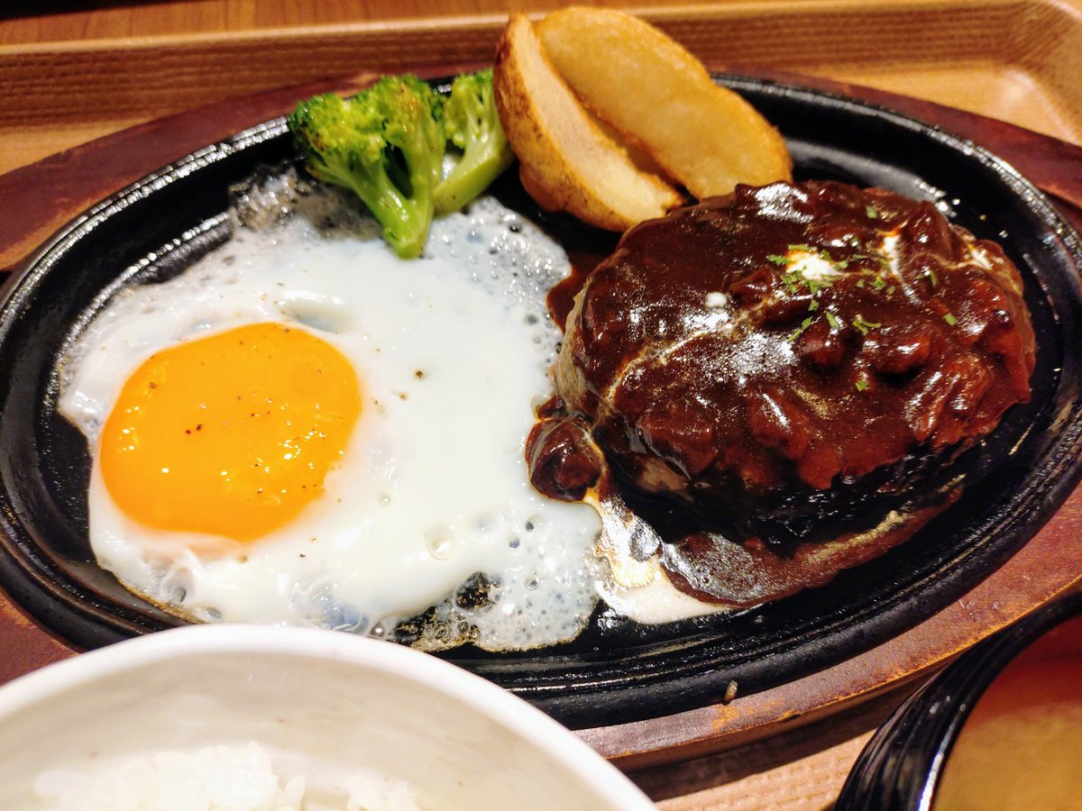 本日5日㈭のNOTOMORI
カフェ『SMOCO』さん営業
お昼は
『まだら館』さん
『然』さん
『香華園』
3店舗の営業
夜は
『てらおか堂』さん
『香華園』
2店舗の営業です。
お客様のご来店
心よりお待ちしております(⁠^⁠^⁠)