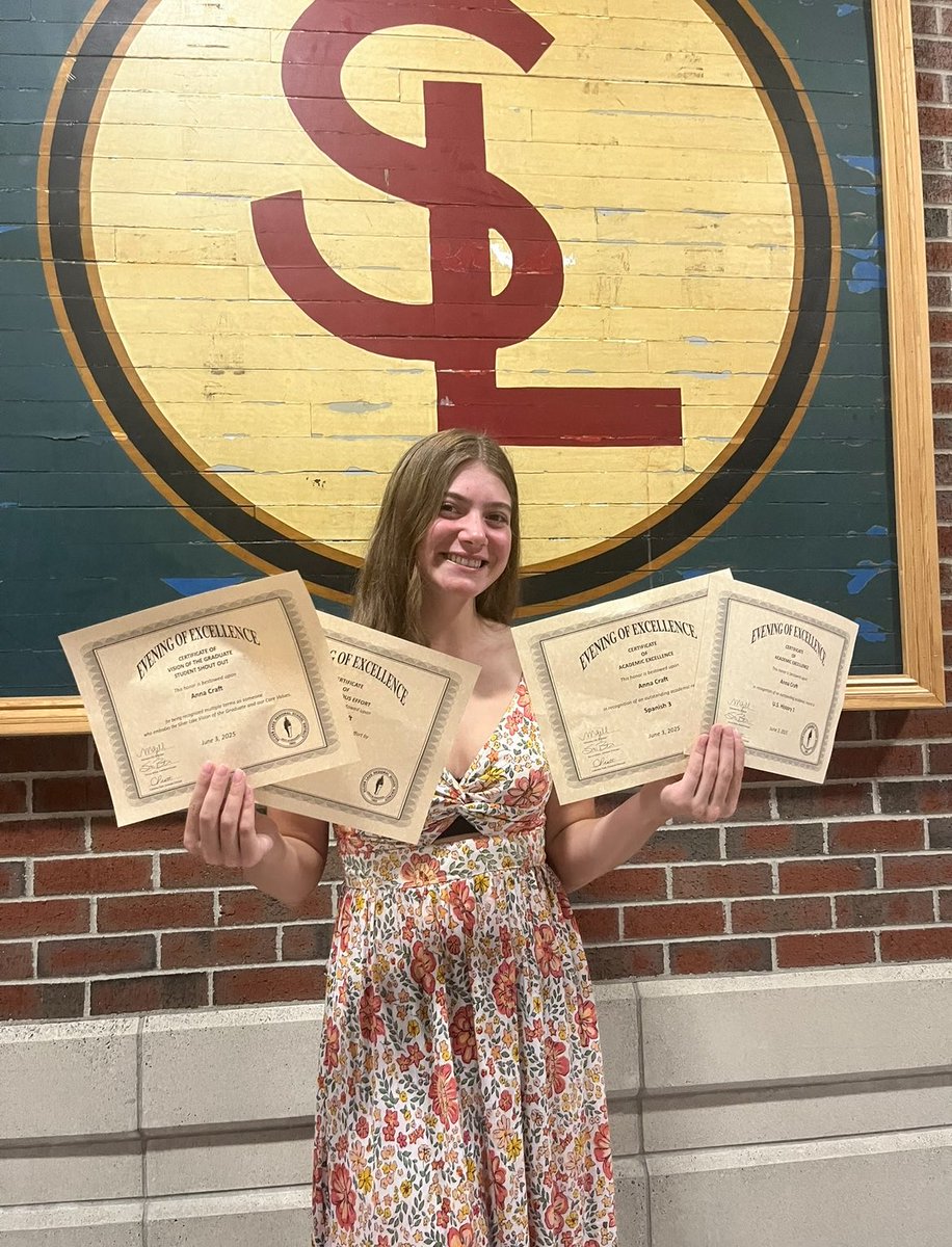 Feeling incredibly honored to have received four awards last night at Silver Lake’s Evening of Excellence! it was amazing to see my peers and teammates get recognition for all their hard work! 🎉💪
#EveningOfExcellence