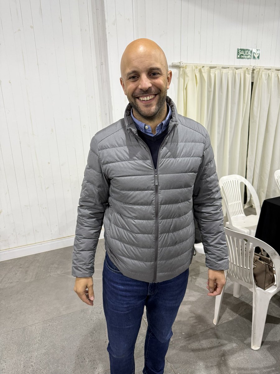 beibimac's tweet photo. Felicitaciones,  @dbracco !
Desde @Gastaldihnos celebramos tu designación como nuevo presidente de @CamaradelMani  🥜🌱🇦🇷.
Confiamos en tu liderazgo para seguir fortaleciendo al sector y posicionando al maní argentino y de  Córdoba en el mundo.
¡Éxitos en este nuevo desafío! 👏 https://t.co/Ae3B9AYQi7