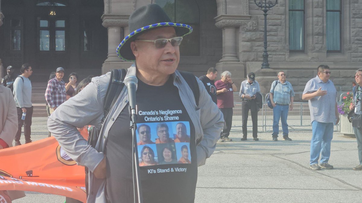 FreeGrassy's tweet photo. Indigenous land defenders are leading the fight to protect lands and waters from Bill 5. Today mothers from Grassy Narrows were removed from the legislature today trying to send their message that their lands and rights will not be trampled #StopBill5 #TreatiesOverBill5 https://t.co/P3ePIu9ZET