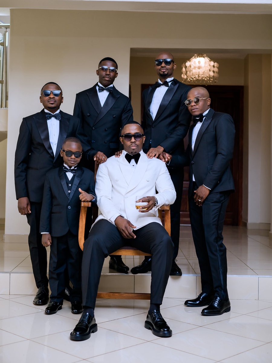 dapperkingszim's tweet photo. A true celebration of love in its purest form! We're honoured to have crafted timeless looks for the groom and his groomsmen on this unforgettable day. Congratulations to King 👑 Arnold — your union was nothing short of majestic ✍️ https://t.co/O2O4s527gz
