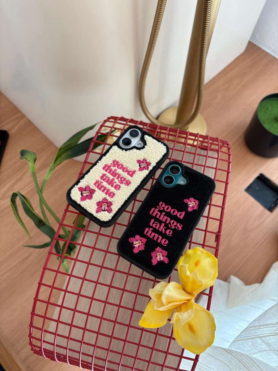 effacurio's tweet photo. Let your phone wear something fun too 🎀📞

New phone case from CasesByAzza is calling, are you picking up? 👀🪻🍦 https://t.co/HuRh9zwRrl