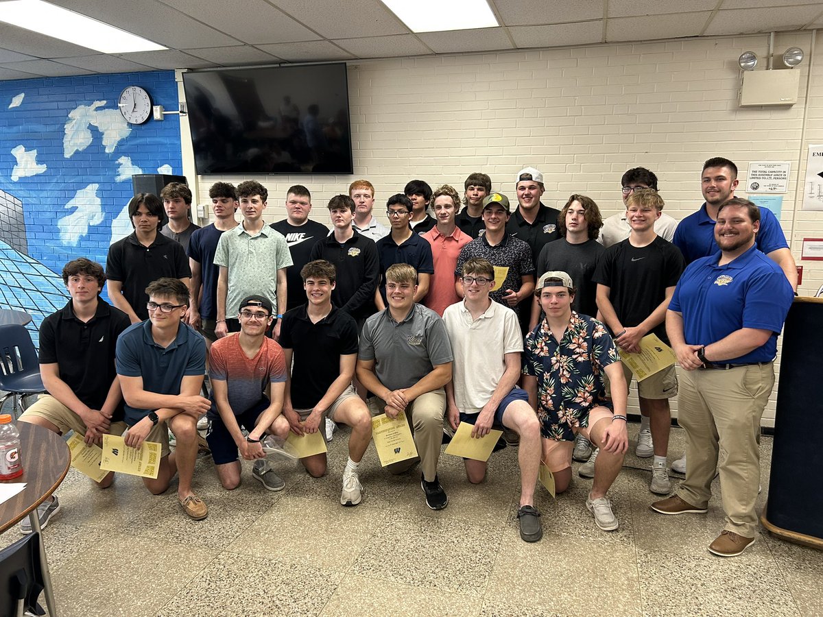 As we celebrated Team 26 at our banquet tonight, I want to recognize these young men for their hard work and dedication this season.  🧵