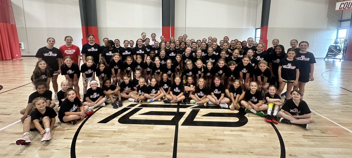 Natalie Morse (@natjmorse) on Twitter photo What. A. Week. 🫶
90 IGB Youth Campers
2 Senior All-Stars
5 Junior All-Stars
5 Futures All-Stars
<a href="/IGB_Hoops/">Indiana Girls Basketball</a> What. A. Week. 🫶
90 IGB Youth Campers
2 Senior All-Stars
5 Junior All-Stars
5 Futures All-Stars
<a href="/IGB_Hoops/">Indiana Girls Basketball</a>