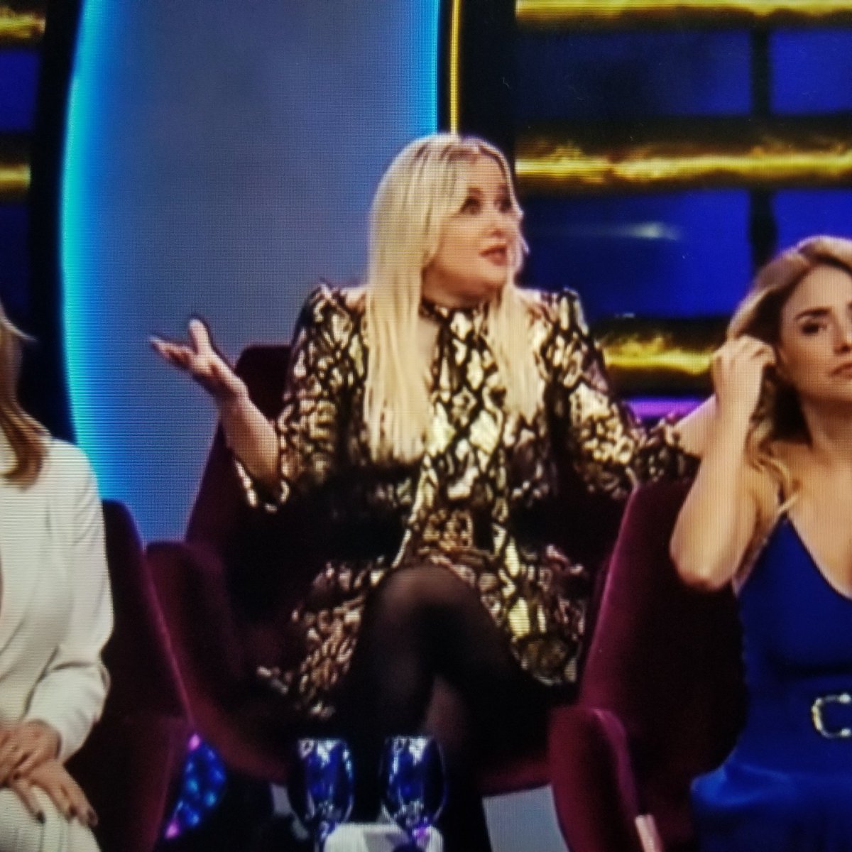mariohawca's tweet photo. La verdad me gusta más @Pilarsmith que las Otras sras. Mas la Que pegó  al sr. @MarceloPolino un tal #guercio la botinera y #calabro no hacen nada allí de panelista en @GranHermanoAr @Prensa_Kuarzo  @telefe #GranHermano #EspiandoLaCasa https://t.co/5i5AMA32q4