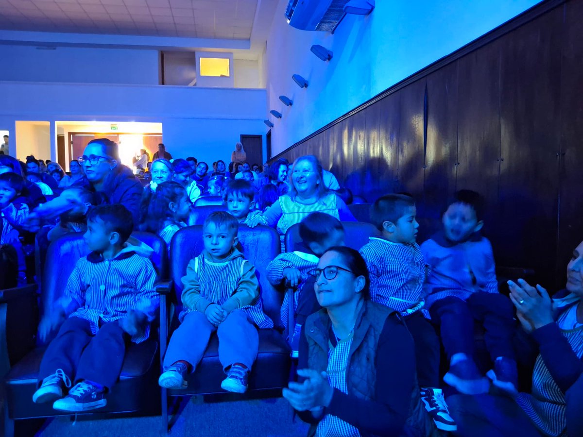 MidesTacua's tweet photo. 🙏 Un GRACIAS enorme a todas y todos los que participaron, a la Dirección Departamental de INAU y al Municipio de Paso de los Toros por abrirnos las puertas del teatro local 🎭👏

¡Seguimos construyendo espacios de encuentro, disfrute y crecimiento para la primera infancia! 🌈✨ https://t.co/PQywh47iSV