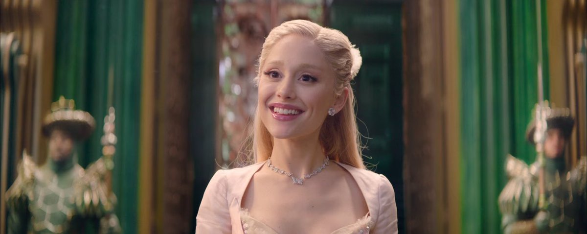 arianaprodutora's tweet image. o take mais lindo da ariana grande como glinda em wicked: for good é sempre o proximo