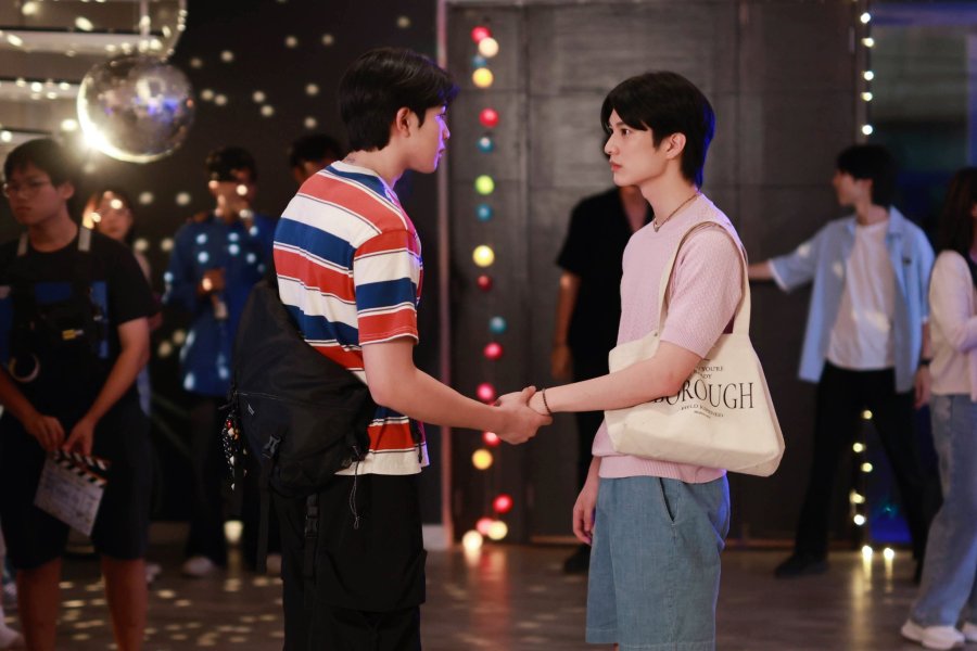 Movie2uhd's tweet photo. เชนผู้ขยันเรียนได้รับมอบหมายให้สอนพิเศษให้กับคิทผู้ไร้ความรับผิดชอบและเจ้าชู้ ในขณะเดียวกัน เมื่อคิมพร��อมที่จะยอมแพ้ต่อความรัก เด็กใหม่ชื่อมอนก็มาถึง และความรักแรกพบก็เกิดขึ้น
ดูหนัง Boys in Love (2025) 
ได้ที่ลิ้งค์ >>https://t.co/sdlW3zQa7R

#เปิดเทอมใหม่หัวใจหัดรัก https://t.co/drcLD3AVyy