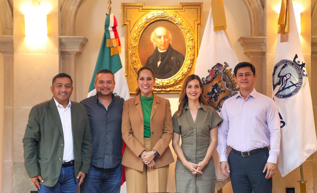 Cuando se trabaja desde las coincidencias, el resultado siempre es mejor. Hoy tuve un encuentro con la Presidenta y los Presidentes Municipales del <a href="/PRIGTO/">CDE PRI Guanajuato</a> para fortalecer la coordinación que necesita la ciudadanía.

Aquí lo que importa es hacer equipo por el bien de nuestro