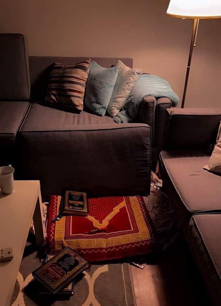 ••صلاة الفجر هي : قارب النجاة في رحلة الحياة. صلاه الفجر لايدركها إلا قلب أحبّه الله وأحب لقائه هنيئا لقلوب سجدت لربها فجرا🌿💙🦋