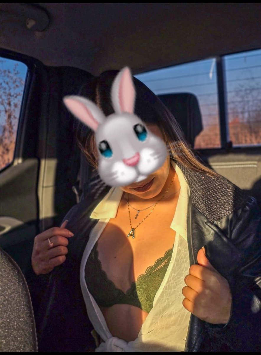 Hoy se nos antojó aprovechar el camino, el vehículo... y el atardecer 🔥😏🤤
#parejaswinger #parejashot #HMH #Hotwife #parejasw #Sexywife