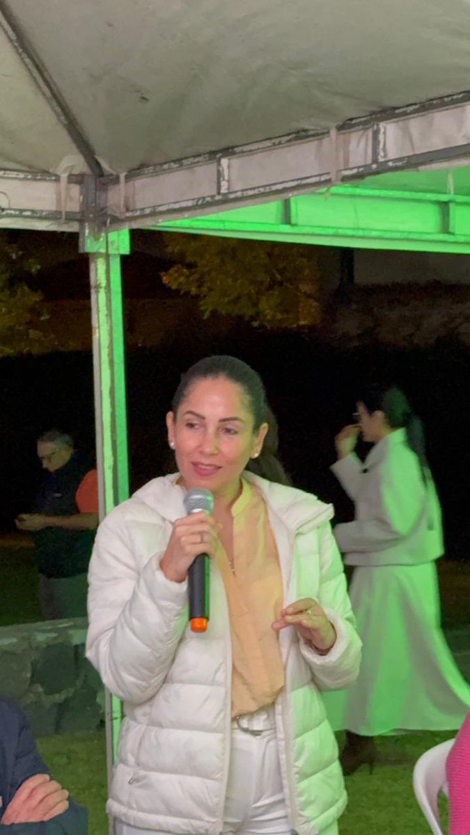 Con esperanza y fe hasta hasta ver días mejores en la Patria, siempre <a href="/RC5Oficial/">Revolución Ciudadana</a> siempre <a href="/BancadaRC5/">Bancada Ciudadana</a> en unidad y con fuerza. HLVS