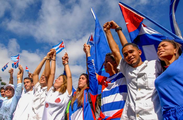 #FidelPorSiempre: «Esta Revolución es la Revolución de nuestro pueblo; es la Revolución de nuestros jóvenes; es la Revolución de nuestros estudiantes. Juntos la hicimos. Juntos la defendemos. Somos la misma cosa y no podemos dejar jamás de serlo».