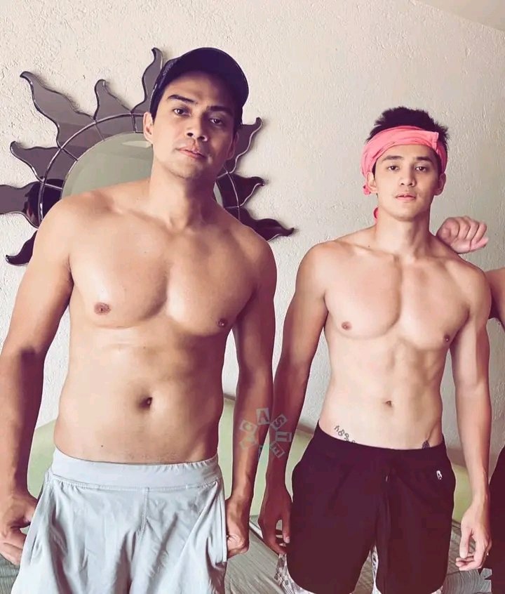 Jjino2's tweet photo. Marco &amp; Ruru.. wanna get sandwiched by this two 🤤 https://t.co/G7lqgB7ubV