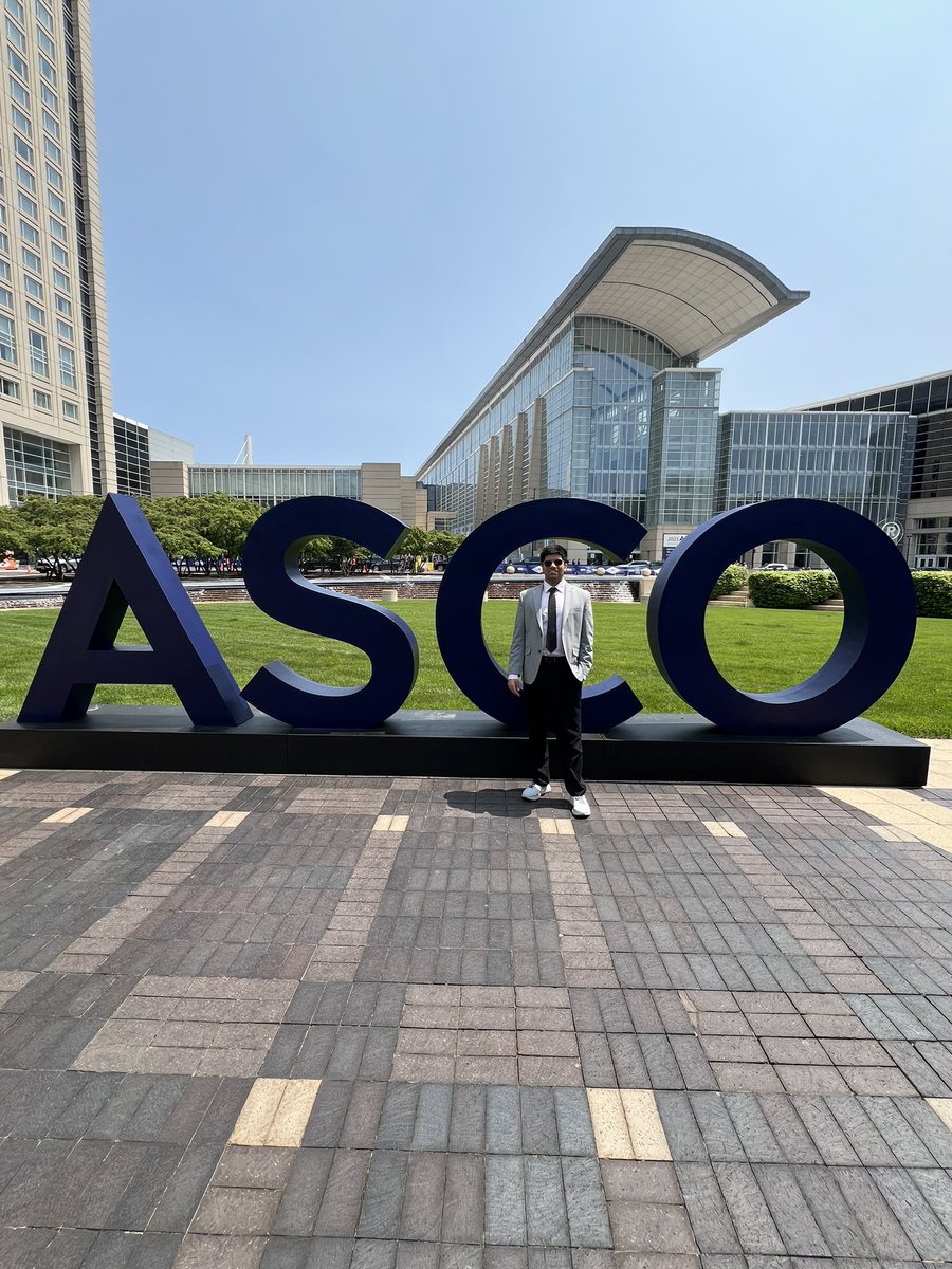 AviHarisingani's tweet image. Wrapping up another great @ASCO, grateful to have been a part of some impactful projects and having soaked in several practice-changing talks! Looking forward to returning next year, hopefully as an incoming heme/onc fellow! #ASCO25🎗️