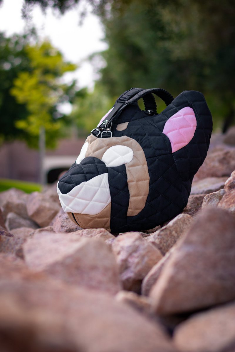 Commission Completed!🎉
For <a href="/TheWerestripper/">Bass Of Course</a>!🤎

Custom Fursuit Head Bag crafted by <a href="/ItsAllBark/">All Bark No Bite!</a>🧵🪡