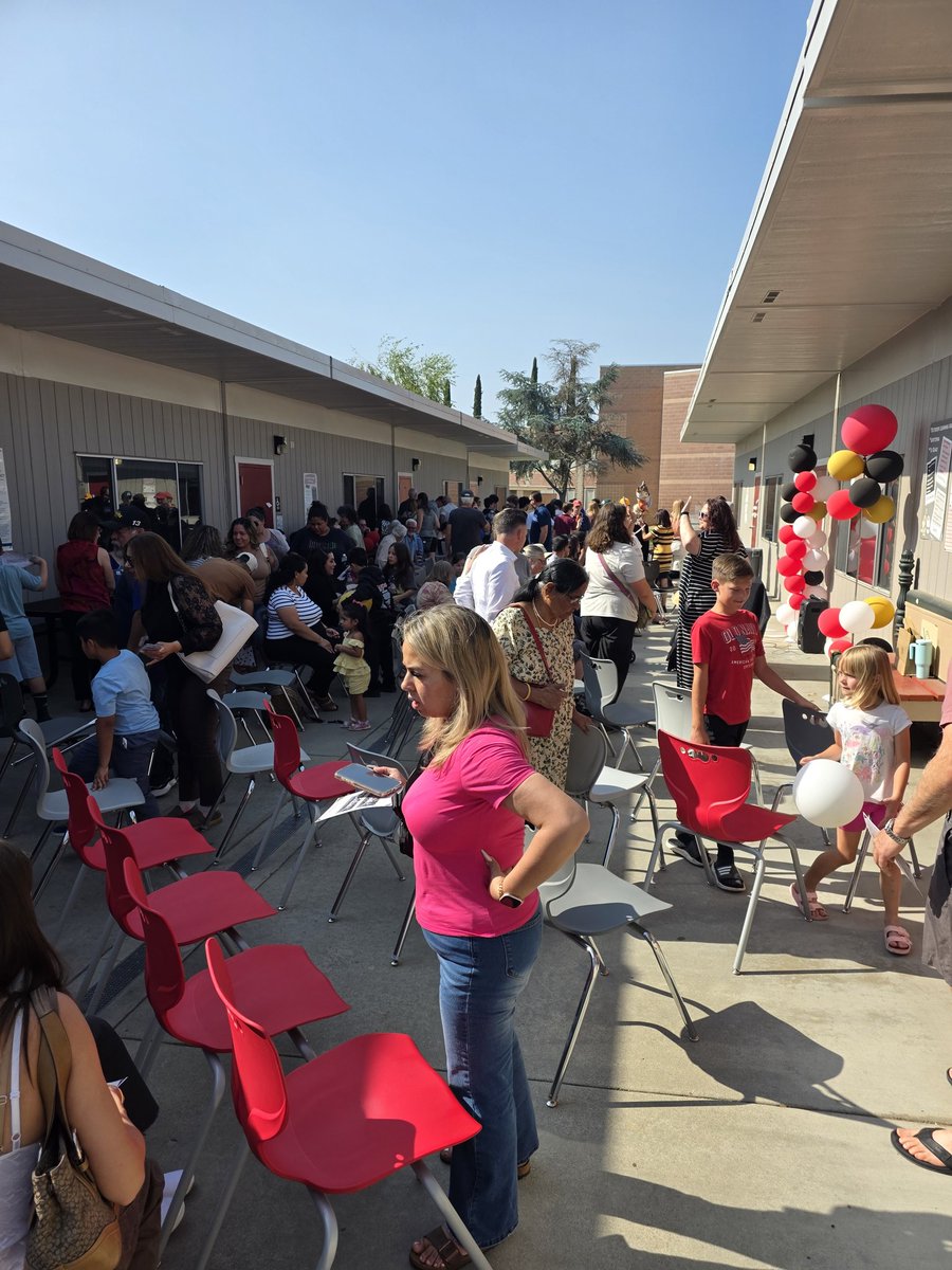 eAcademy Secondary presented their first 8th grade promotion celebration - which was coordinated by ASB! It was fantastic to see all the families that came out to support their 8th graders as they prepare for the next step - high school.  So proud of you all!