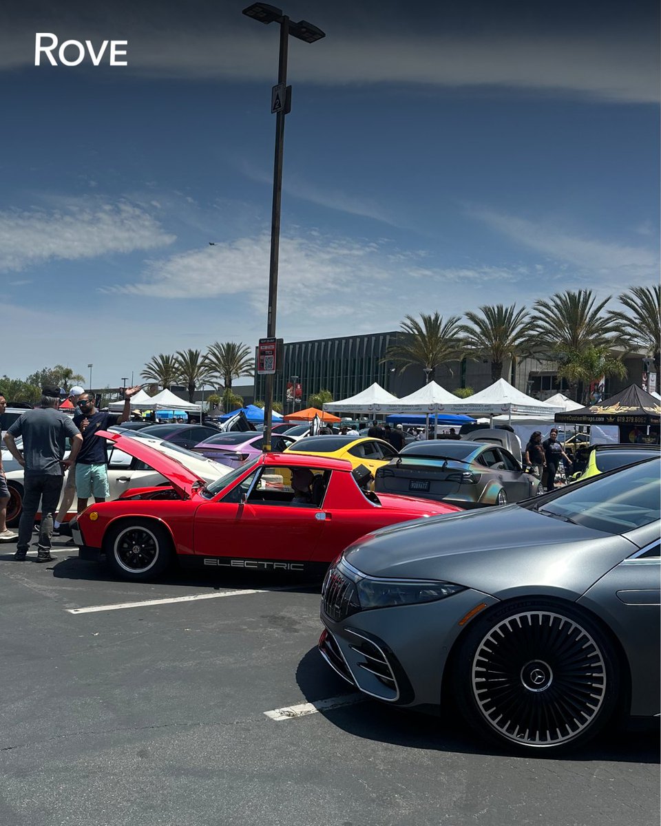 RoveCharging's tweet image. The energy was high at EV Fest ⚡⁠
⁠
Big thanks to everyone who visited the Rove booth this weekend. And we always love seeing our Mach-E friends!⁠
⁠
Keep finding your energy out there. 🔋⁠
⁠
#Rove #EVFest #FindYourEnergy #EVLife #CommunityPowered