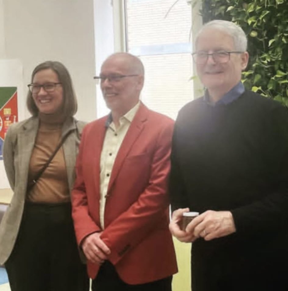 Really sad to learn of the passing of my friend and former colleague, the Hon. Marc Garneau. 

Many will know him as the first Canadian to go to space. I had the privilege to serve alongside Marc for 7 years in Parliament. Always kind, always generous and always willing to