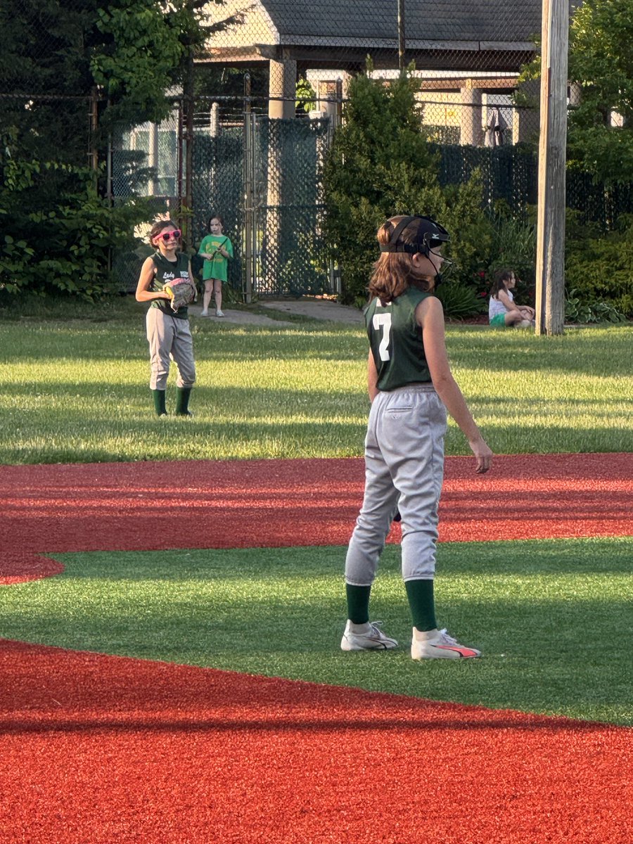 Emma Blennau tweet media