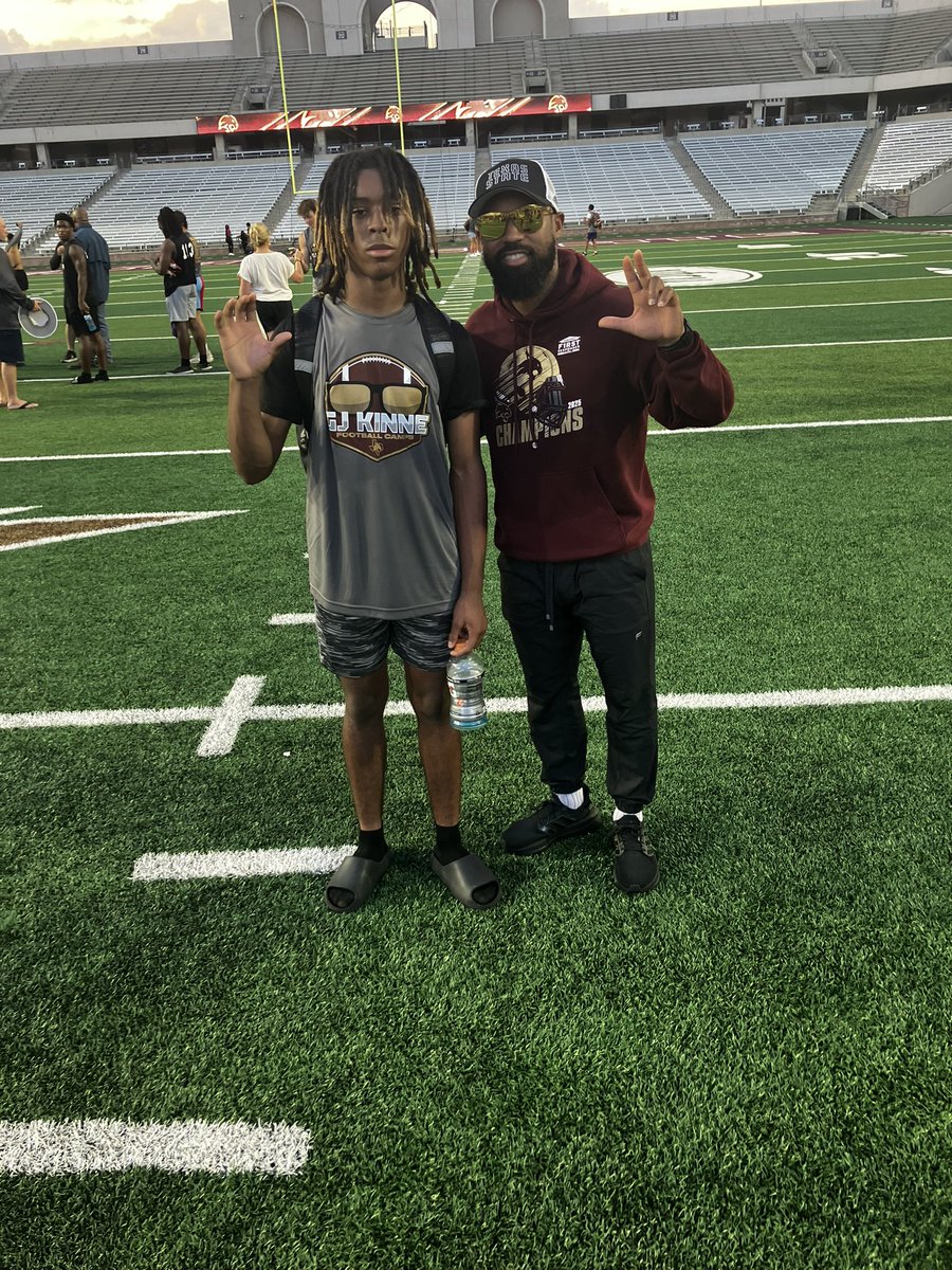 D_SampsonJr's tweet image. I had a great time at the @TXSTATEFOOTBALL camp, i greatly benefited from the db drills they had me doing. @Coach_Stuck @CoachDexG4WYW @CoachHolton_ @SHSCoachForeman @Alijawon2 @streetziam