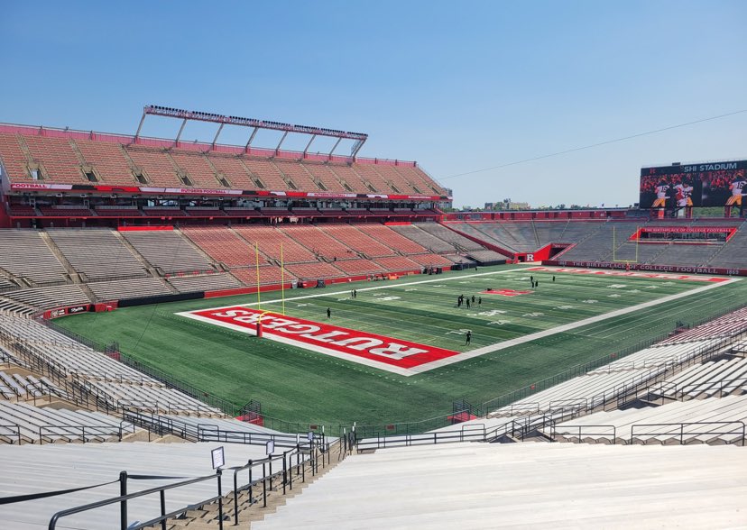 jacksonqb12's tweet image. Great atmosphere up at Rutgers football camp today. Got to compete with some of the best and learned a lot from some great coaches. @Coach1Matthews @OCHS_Football @_Coach_H @NextLevelQBs @JoeCallahan4 @KTSmithFFSN