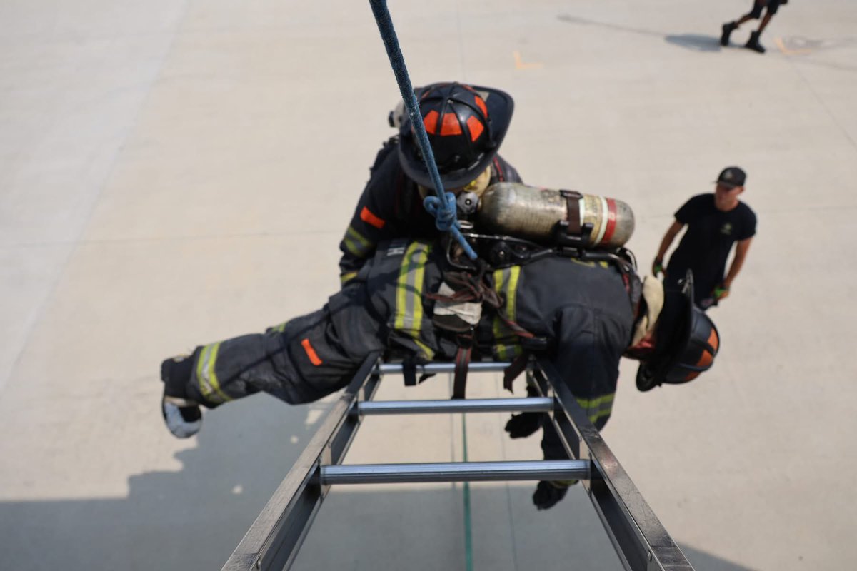 IFD_NEWS's tweet photo. #IFDRecruitClass90 RIT MayDay Drills #IFDTrainingAcademy https://t.co/VaBgpbcQ2Z