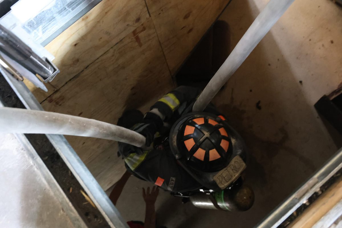 IFD_NEWS's tweet photo. #IFDRecruitClass90 RIT MayDay Drills #IFDTrainingAcademy https://t.co/VaBgpbcQ2Z
