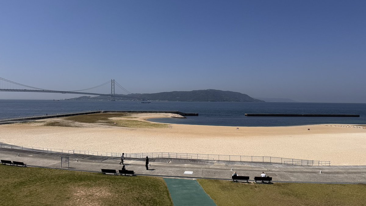 offshor76355772's tweet photo. love aloha🌴
ブリッケンのみなさん
おはようございます🇳🇴
大蔵海岸の空は綺麗に晴れてます☀️
梅雨前の晴れ間を大切に
今日も笑顔でlove&amp;peace🌈

#明石 #大蔵海岸 #イマソラ
#aloha #love #peace
#positivevibs
#holabocas
#justduit
#ノルウェー #ブリッケン https://t.co/DWsstJq3qY