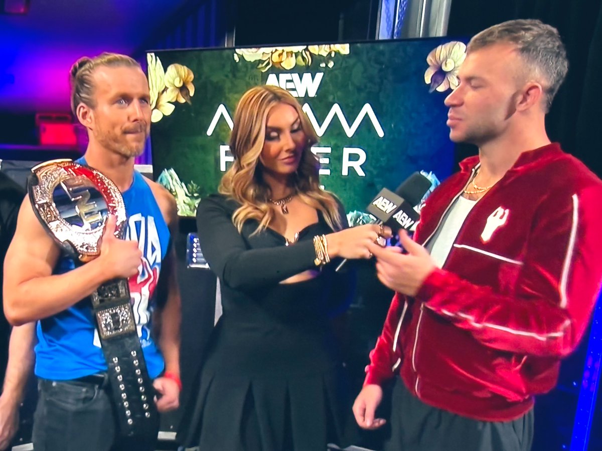 oralcarter's tweet photo. #AEWFyterFest +#AEWDynamite Denver
#AliciaAtout @AliciaAtout backstage interviewing 🎤 #DanielGarcia #RoderickStrong #KyleOReilly & the #AEW TNT Champion 🏆 #AdamCole https://t.co/Go7KcmmO0g