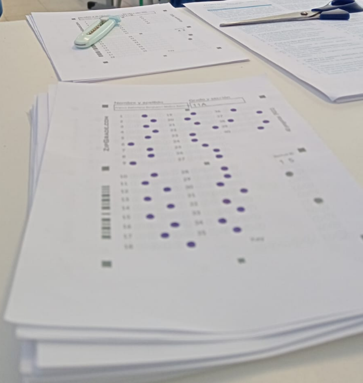 ProfKAmbrosio's tweet photo. Usar #ZipGrade hoy en clase fue un cambio total: rapidez, personalización y datos útiles en segundos. ¡Así sí da gusto evaluar! 📲📝

#EvaluaciónDigital #IAenAula #DocentesInnovadores #edtechrevolution https://t.co/lzHGK4vcns
