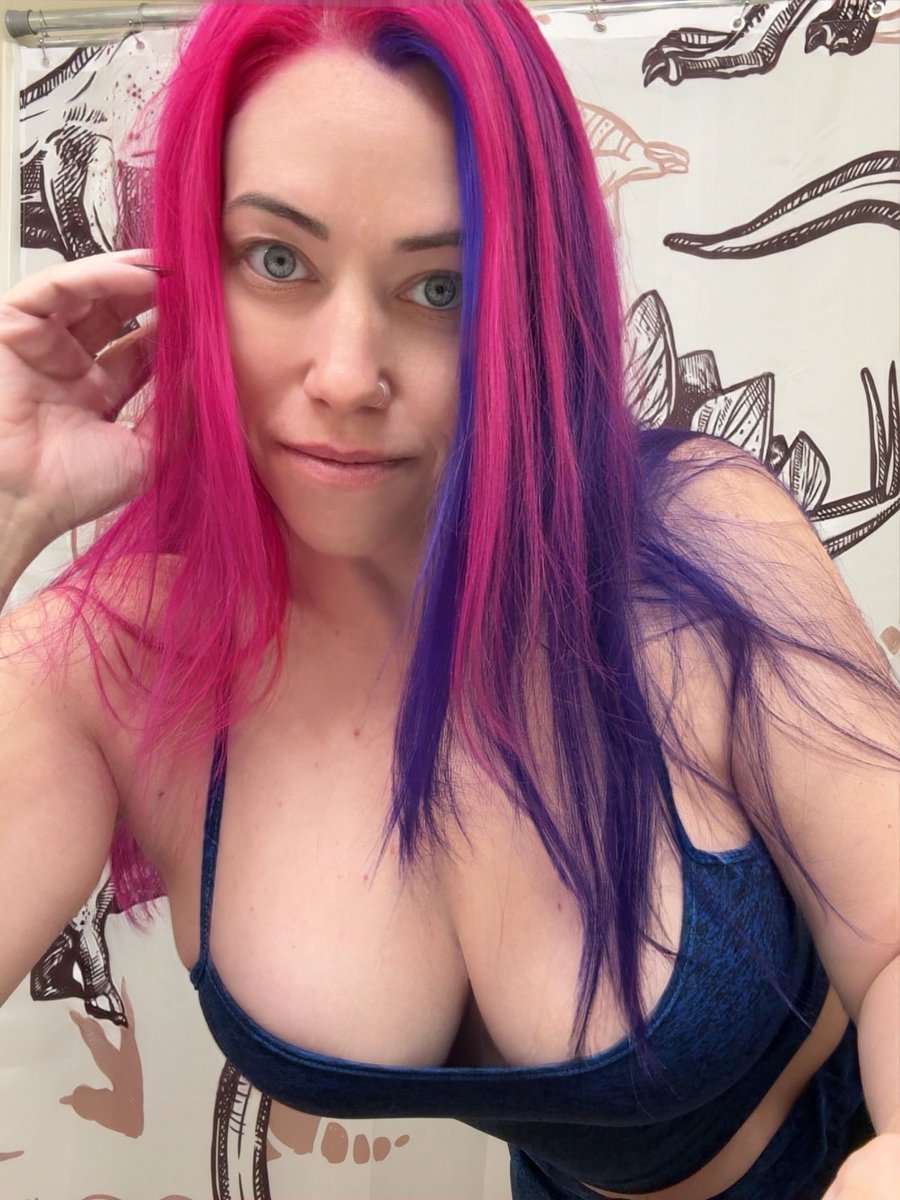 danileightweets's tweet photo. Rare pic of me without false eyelashes https://t.co/z5Ly8TnX7v