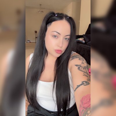 satisfybarbie's tweet photo. #NewProfilePic https://t.co/aUMCDhZWm4