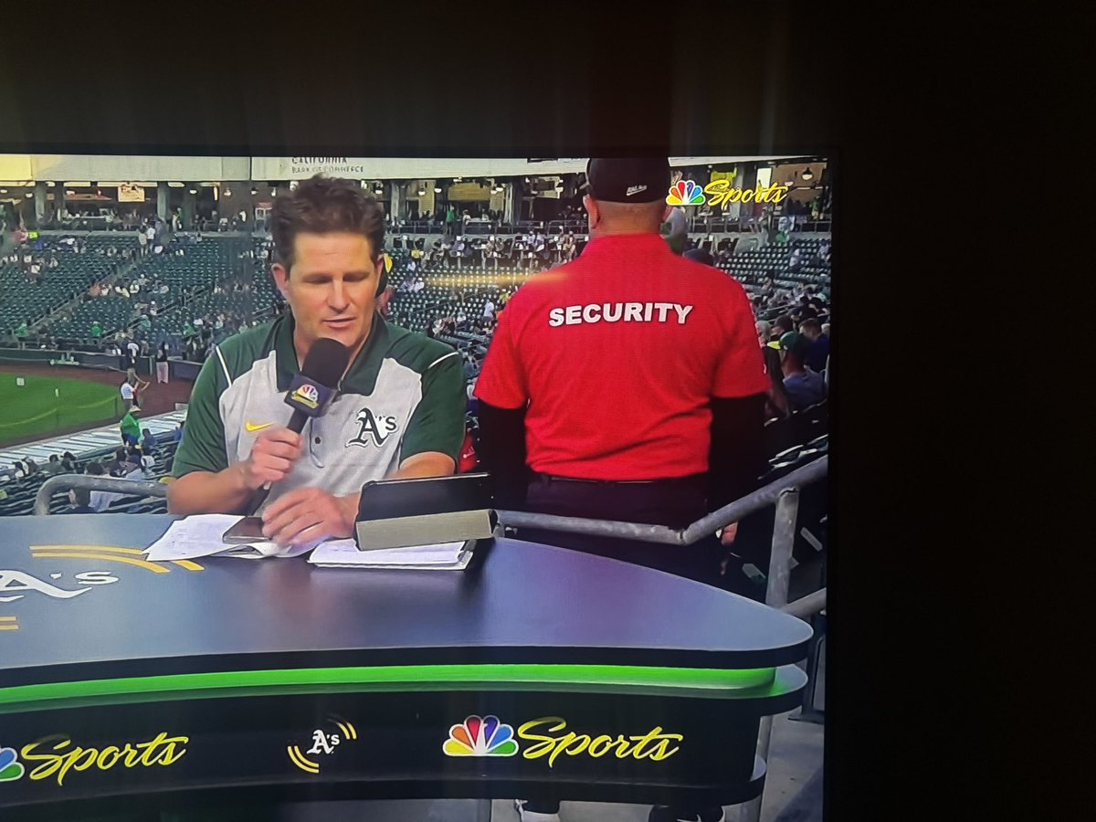 theboysunkle's tweet photo. This is ridiculous 
Before commercial and after commercial on the A’s cast 
@Athletics  @LastDiveBar 
#fjf https://t.co/qNQhxZspnL