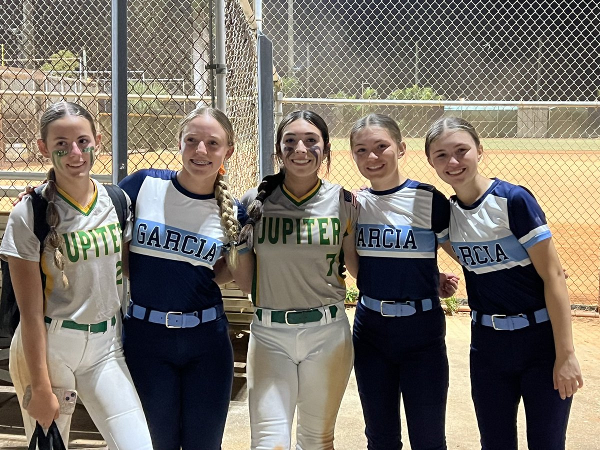 AvaHorswood_28's tweet image. Incredibly proud of my freshman year at Jupiter High School. I was chosen to play both JV AND Varsity among a sea of ridiculous talent. We went 10-0 on JV and 20-6 on Varsity just missing out on a trip to 7a states!