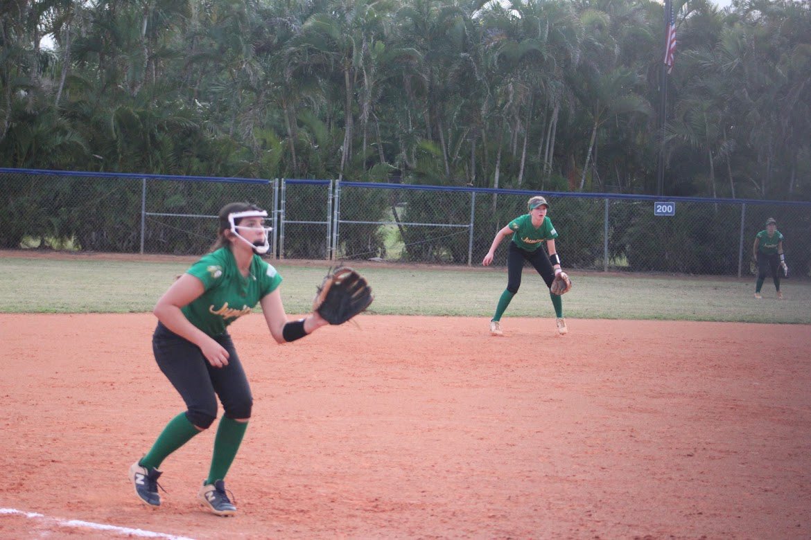 AvaHorswood_28's tweet image. Incredibly proud of my freshman year at Jupiter High School. I was chosen to play both JV AND Varsity among a sea of ridiculous talent. We went 10-0 on JV and 20-6 on Varsity just missing out on a trip to 7a states!