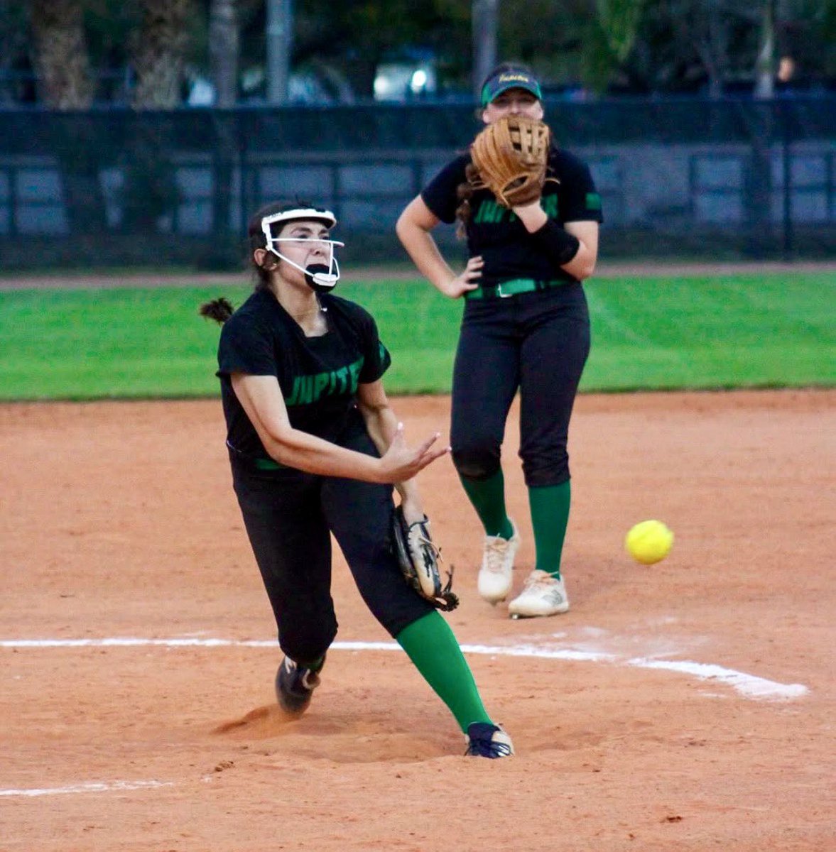 AvaHorswood_28's tweet image. Incredibly proud of my freshman year at Jupiter High School. I was chosen to play both JV AND Varsity among a sea of ridiculous talent. We went 10-0 on JV and 20-6 on Varsity just missing out on a trip to 7a states!