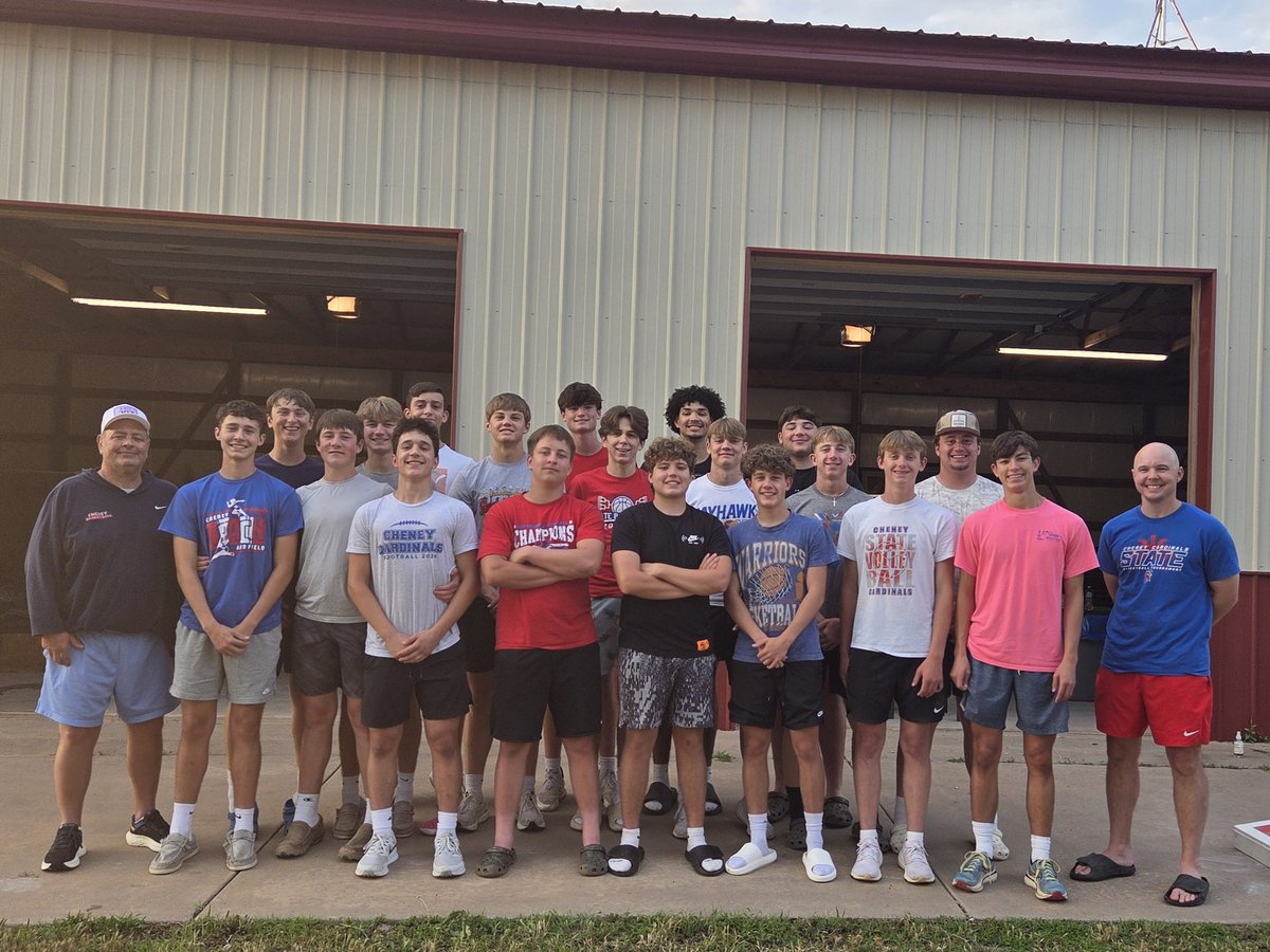 CheneyBball's tweet image. 1st ever Team Camp Seafood Boil 
Food and fellowship was Great 
Thanks Coach Harbour for making this happen.