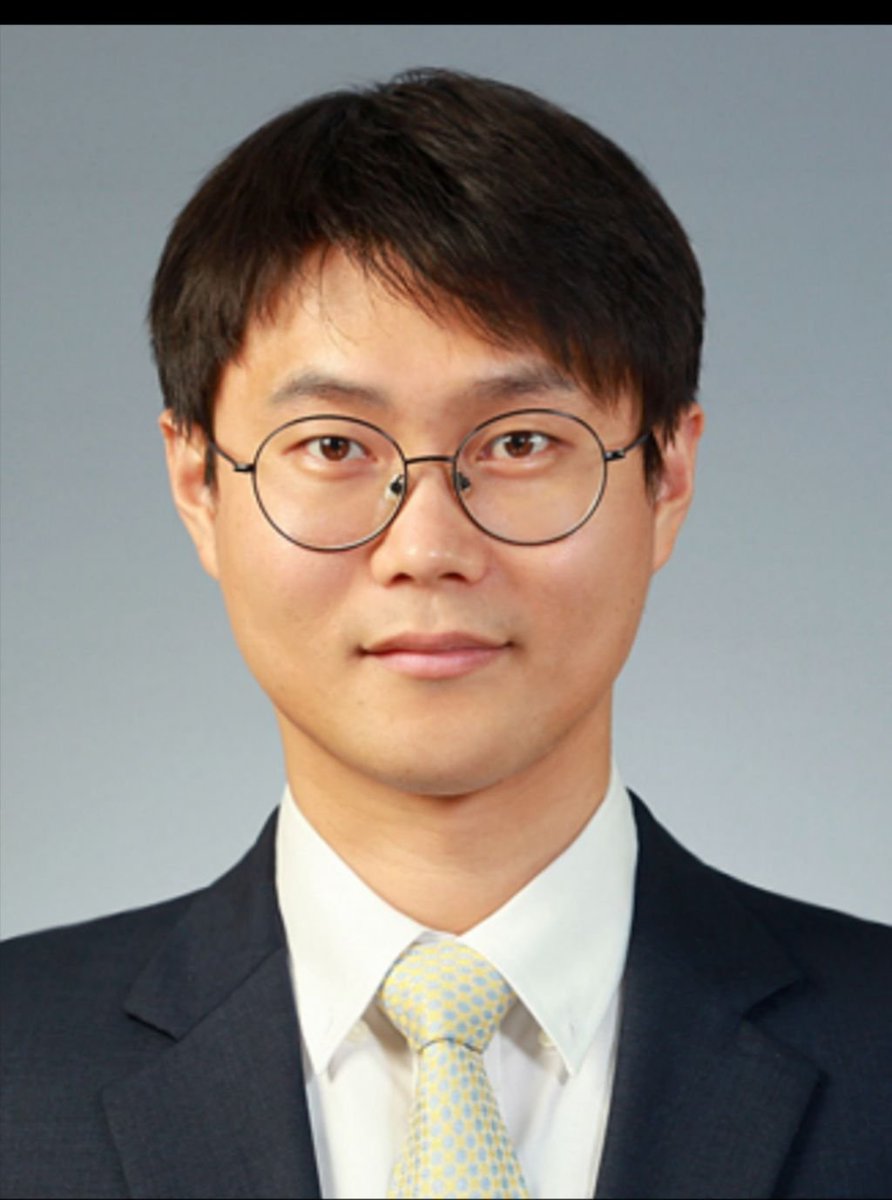 영부인 밀친 MBN카메라맨
MBN 영상담당기자 임채웅.
김건희 라면 어땠을까?