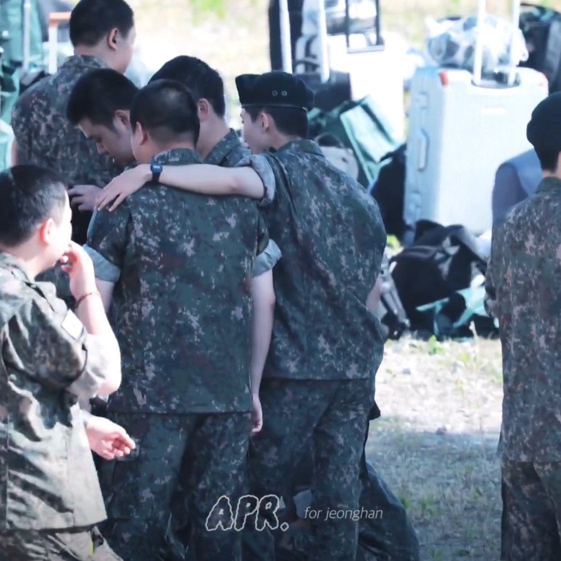 14xxyn's tweet image. 아진심 니 퍼컬 말년병장..
이껄렁껄렁주머니손이너무그리웠다고..