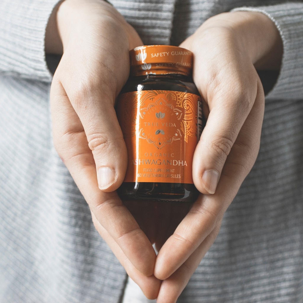 trueveda's tweet photo. Unlock the power of Ashwagandha for your well-being! 🌿✨ Our supplements are carefully crafted to support stress management, boost energy levels, enhance cognitive function, balance hormones, and strengthen your immune system. 💪 Experience it 👉 https://t.co/ov3YBpLYDe https://t.co/7ZTMMxvYb8