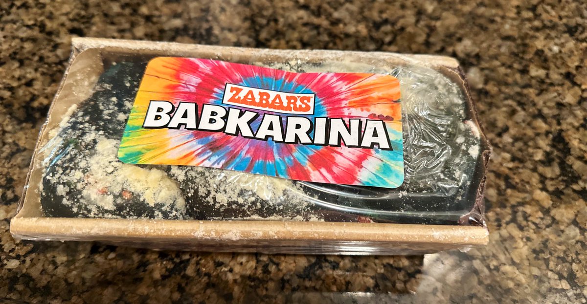 It has arrived <a href="/KarinaRykman/">Karina Rykman</a>! Cannot wait to have a slice of <a href="/ZabarsIsNY/">Zabar's</a> #Babkarina for breakfast tomorrow. 🤤