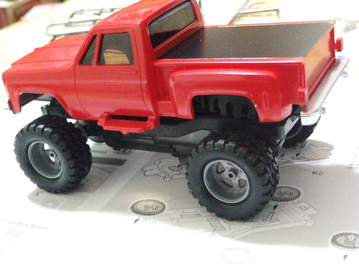 ファンブルンEZシャーシ、ホイールベースいけてんやん😊
ワイルド系ボディーやジョリージョーカーのフォードレインジャーボディーが載りますね✨
#ファンブルン　
#EZシャーシ