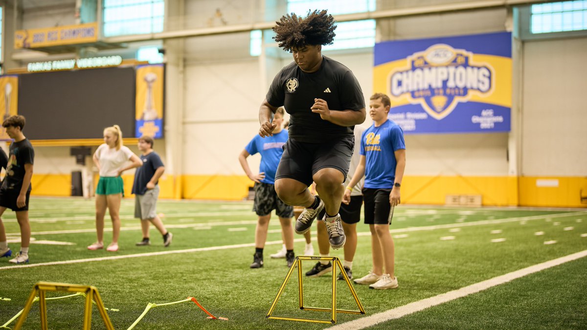 QuamirBattles's tweet image. Blessing to be able to workout and get Speed &amp;amp; Agility training weeknights with Coach D. Brown (@210ths ), Coach Byron (@7twiceAcademy ), and Coach Wheeler (@ShadWheeler_ ).  #bigboygothops