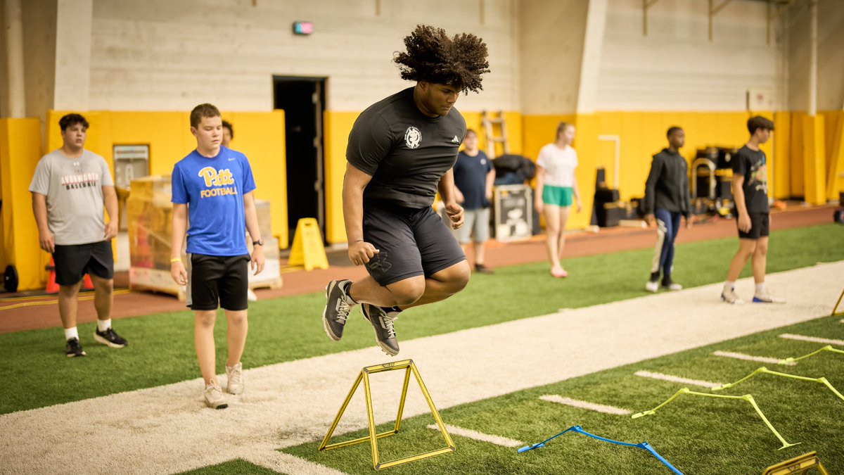 QuamirBattles's tweet image. Blessing to be able to workout and get Speed &amp;amp; Agility training weeknights with Coach D. Brown (@210ths ), Coach Byron (@7twiceAcademy ), and Coach Wheeler (@ShadWheeler_ ).  #bigboygothops